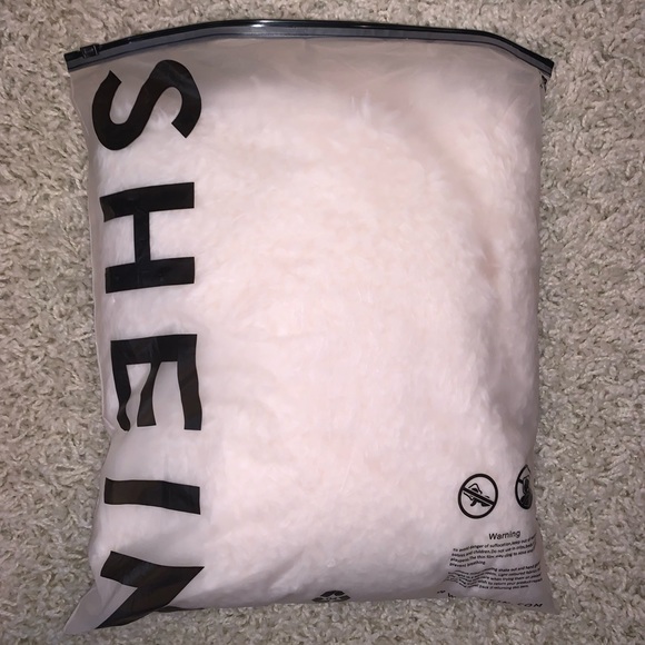 NWT Open Front Fuzzy Coat - Picture 3 of 3